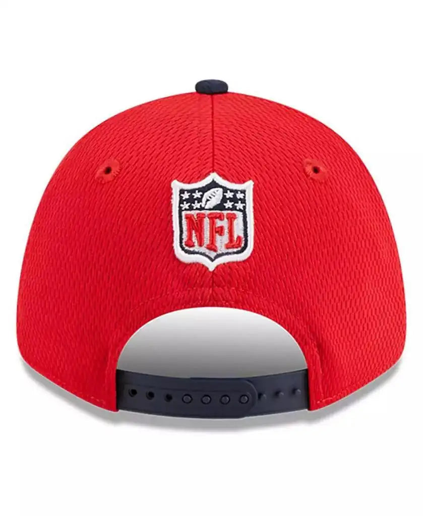 New Era | Men's Red, Navy New England Patriots 2023 Sideline 9FORTY Adjustable Hat