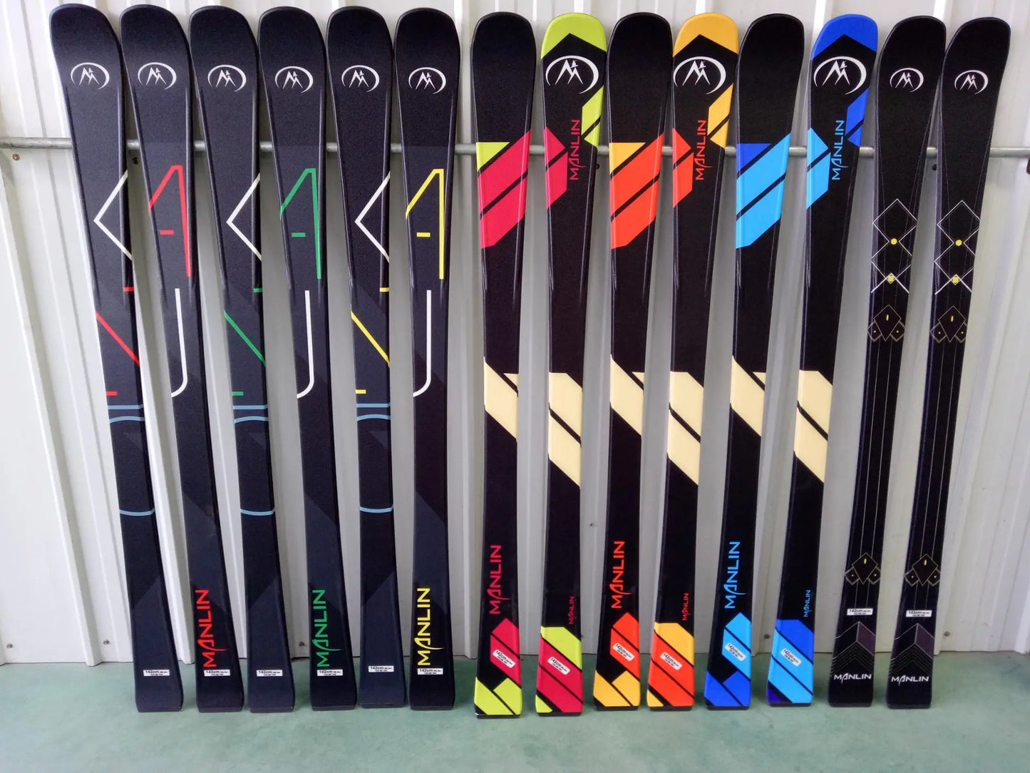 Alpine Oem and Odm Adult Twintip Mountain Skis
